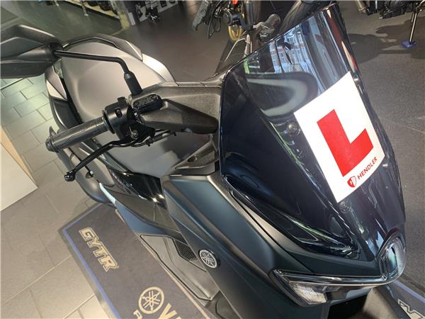2025 YamahaN-Max 125, Only 290m from new Yamaha warranty till May 2028 !