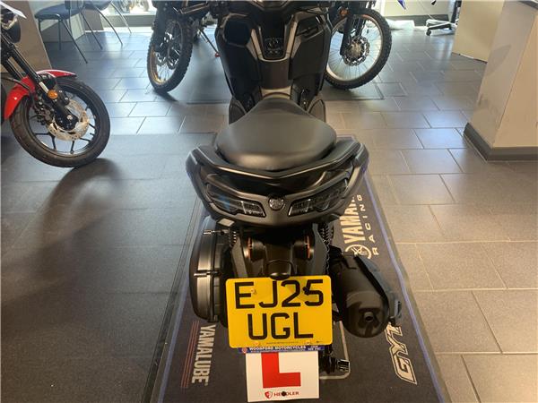 2025 YamahaN-Max 125, Only 290m from new Yamaha warranty till May 2028 !