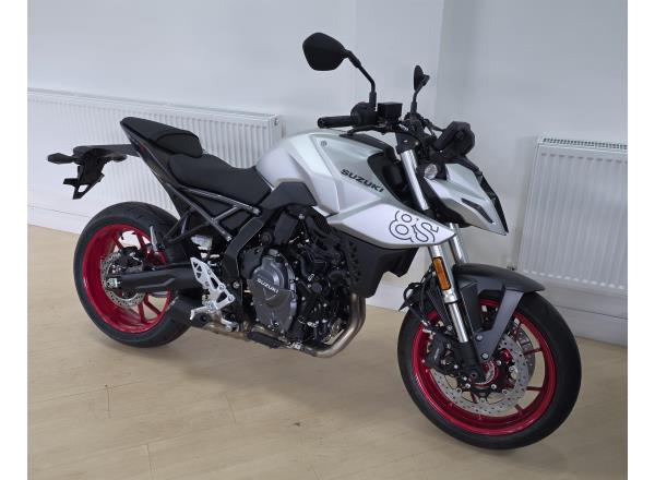 Suzuki GSX-8S