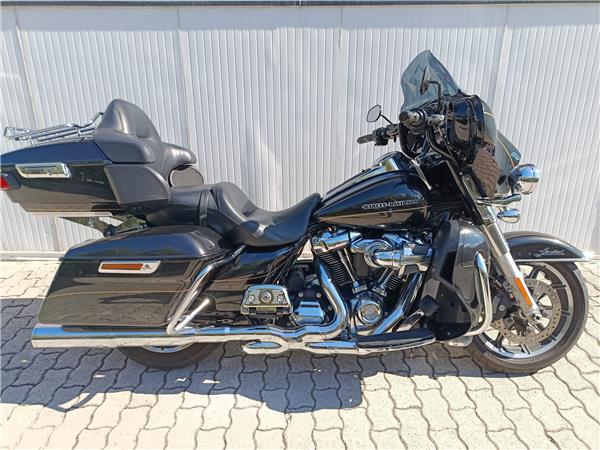 2017 Ultra Limited