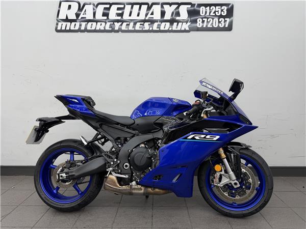 2026 YAMAHA YZF R9