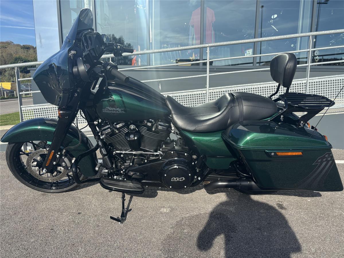 2022 HARLEY-DAVIDSON STREET GLIDE