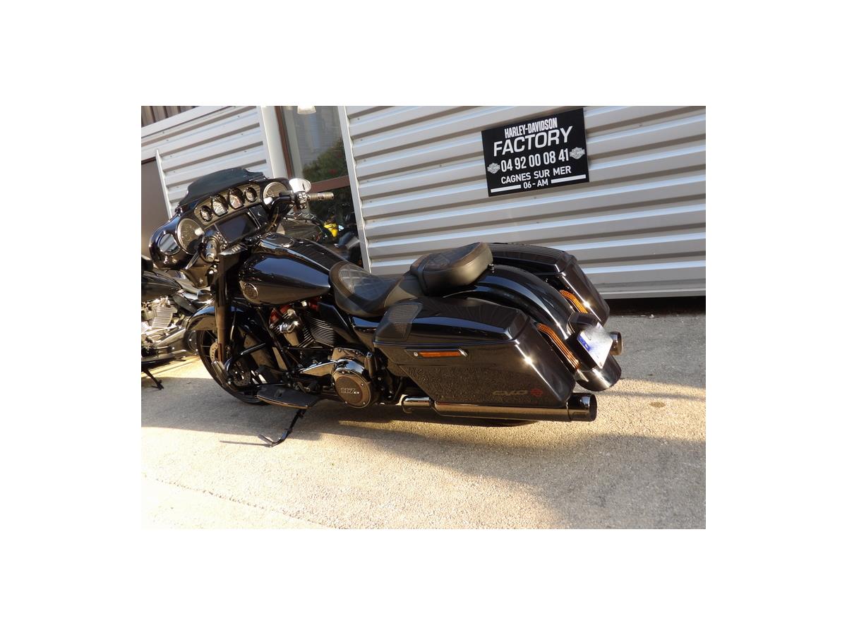 2022 HARLEY-DAVIDSON STREET GLIDE