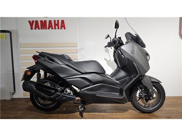 2025 YAMAHA XMAX 300