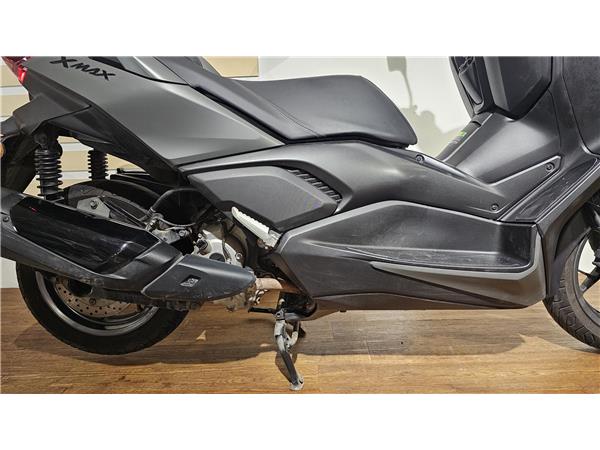 2025 YAMAHA XMAX 300
