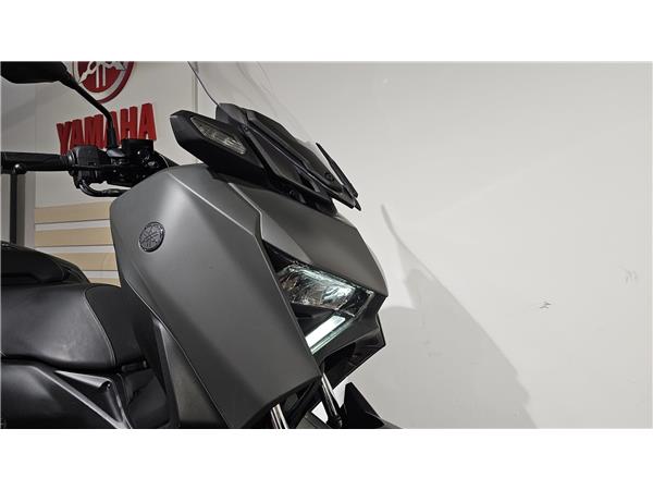 2025 YAMAHA XMAX 300