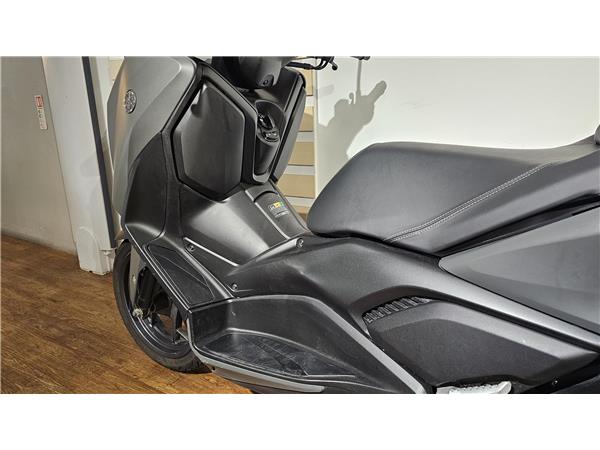 2025 YAMAHA XMAX 300