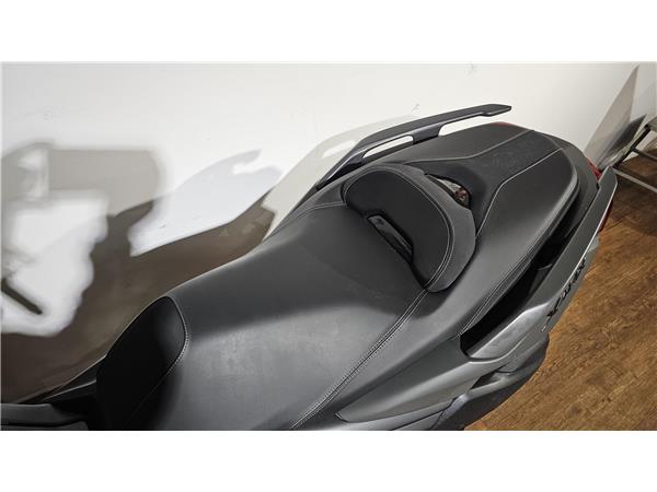 2025 YAMAHA XMAX 300