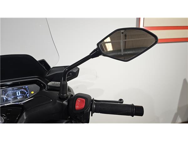 2025 YAMAHA XMAX 300