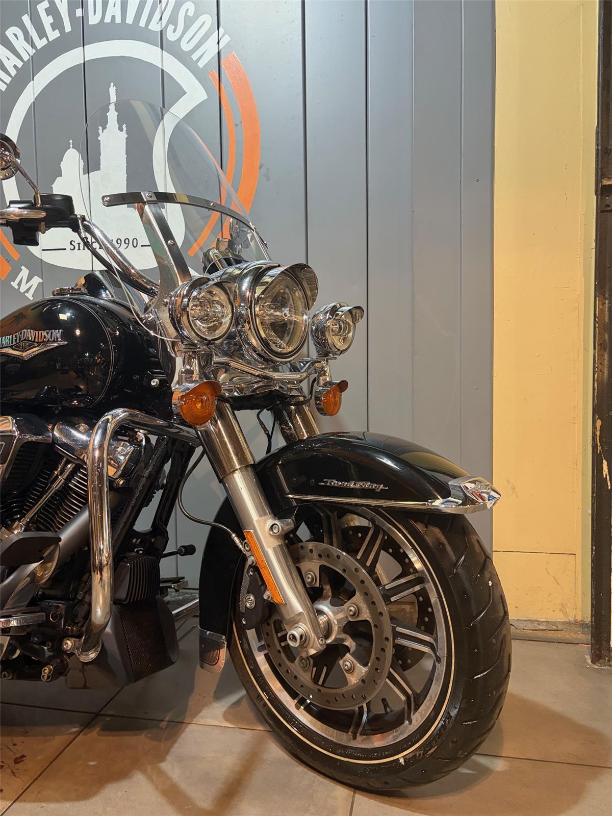 2016 HARLEY-DAVIDSON ROAD KING