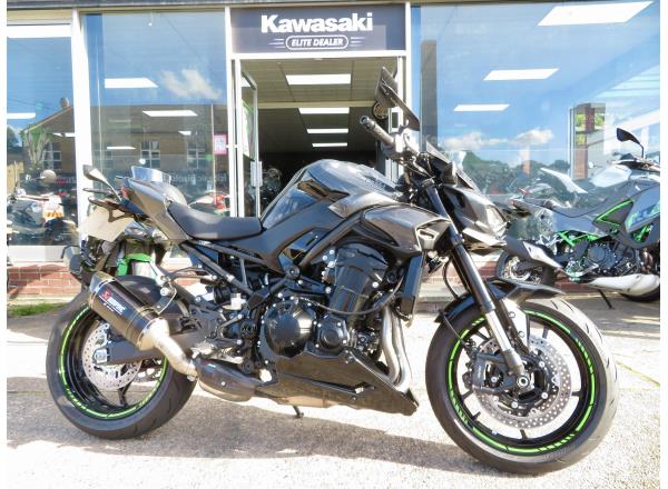 KAWASAKI Z900 PERFORMANCE EDITION