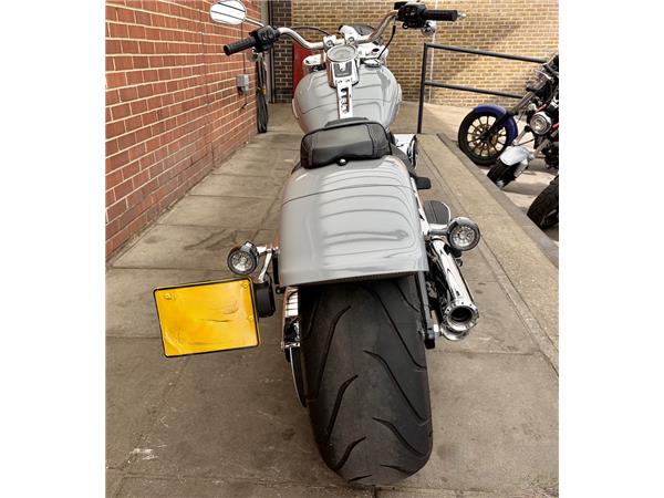 2025 HARLEY-DAVIDSON SOFTAIL FLFB FAT BOY