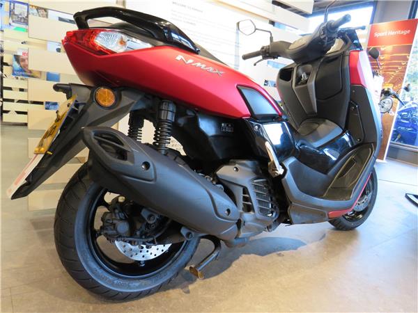 YAMAHA N-MAX 125 
