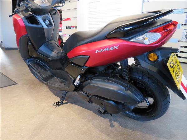 YAMAHA N-MAX 125 