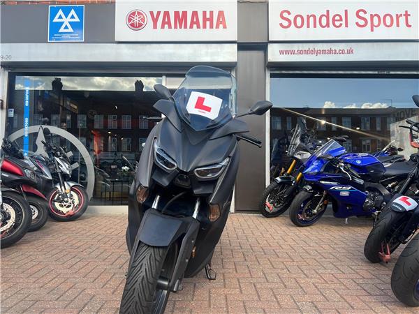 YAMAHA XMAX 125