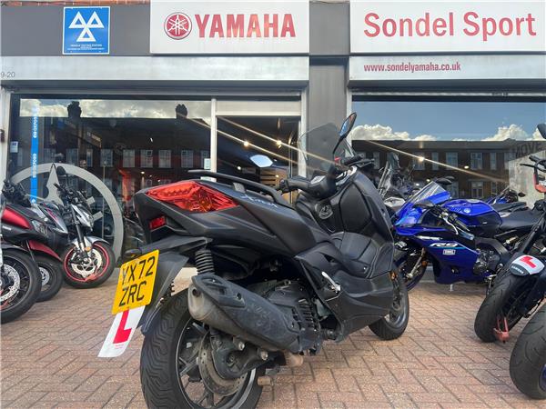 YAMAHA XMAX 125