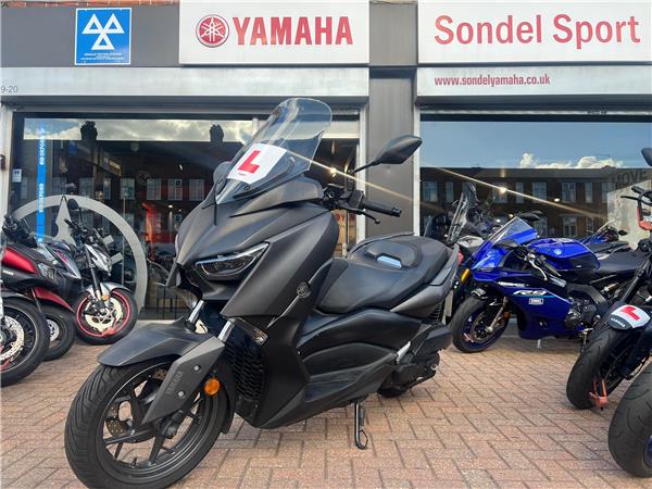 YAMAHA XMAX 125