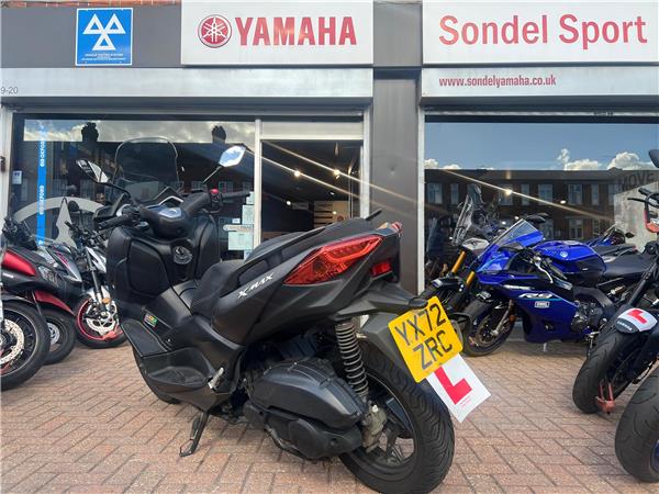 YAMAHA XMAX 125