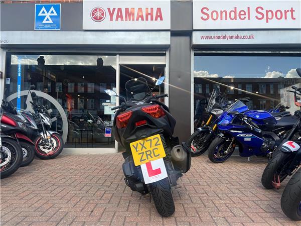 YAMAHA XMAX 125