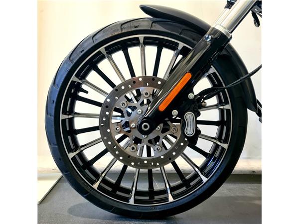HARLEY-DAVIDSON BREAKOUT