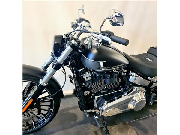HARLEY-DAVIDSON BREAKOUT