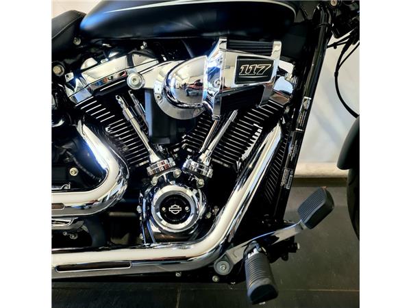 HARLEY-DAVIDSON BREAKOUT