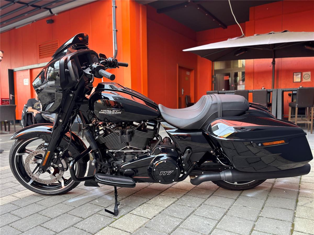 2024 Harley-Davidson Street Glide FLHX