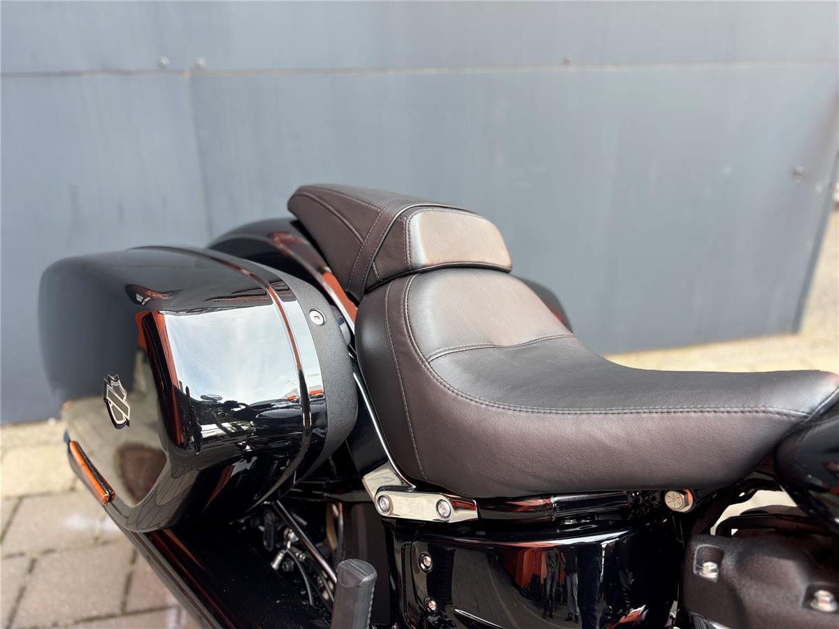 2022 Harley-Davidson Softail Sport Glide FLSB
