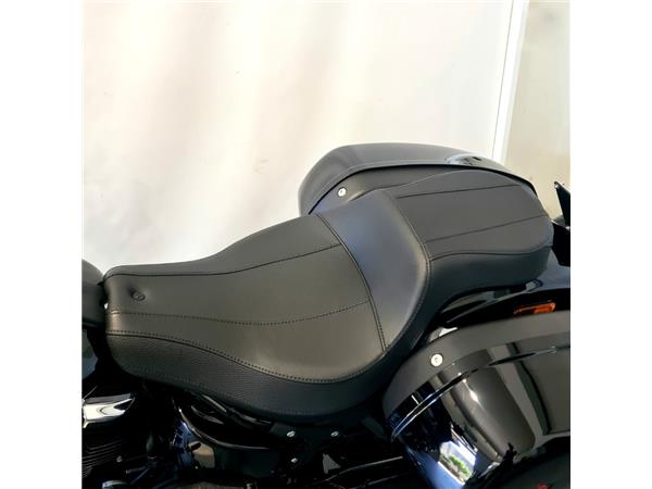 HARLEY-DAVIDSON LOW RIDER ST 