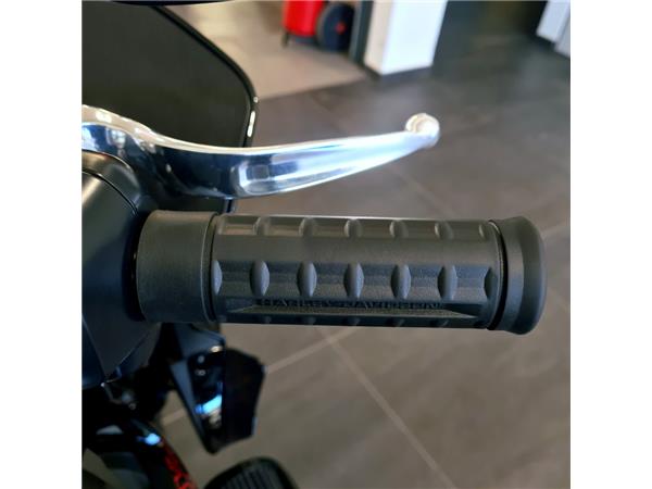 HARLEY-DAVIDSON LOW RIDER ST 