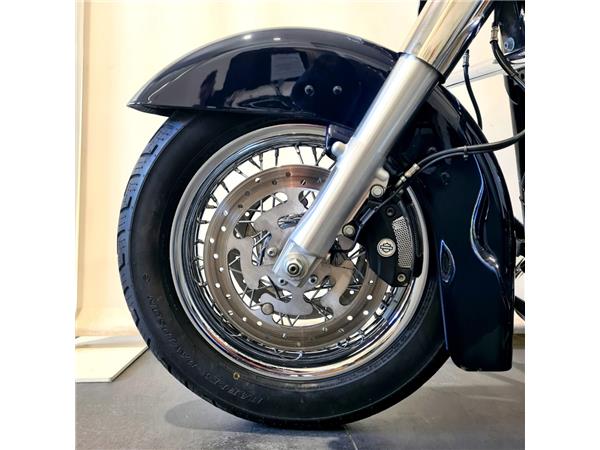 HARLEY-DAVIDSON ROAD KING