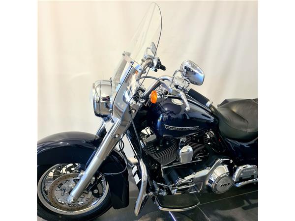HARLEY-DAVIDSON ROAD KING