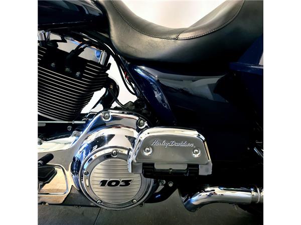 HARLEY-DAVIDSON ROAD KING
