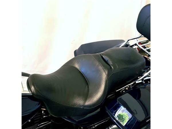 HARLEY-DAVIDSON ROAD KING