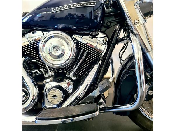HARLEY-DAVIDSON ROAD KING