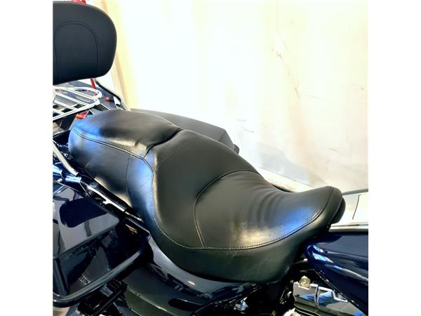 HARLEY-DAVIDSON ROAD KING