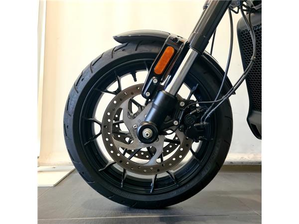 HARLEY-DAVIDSON STREET ROD