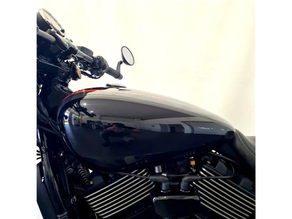 HARLEY-DAVIDSON STREET ROD