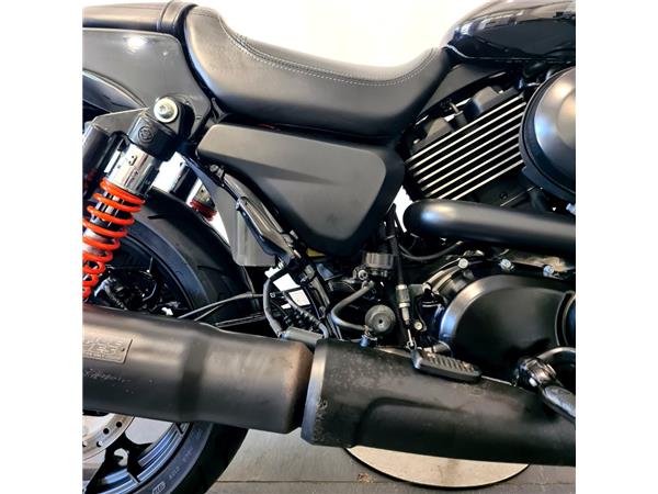 HARLEY-DAVIDSON STREET ROD