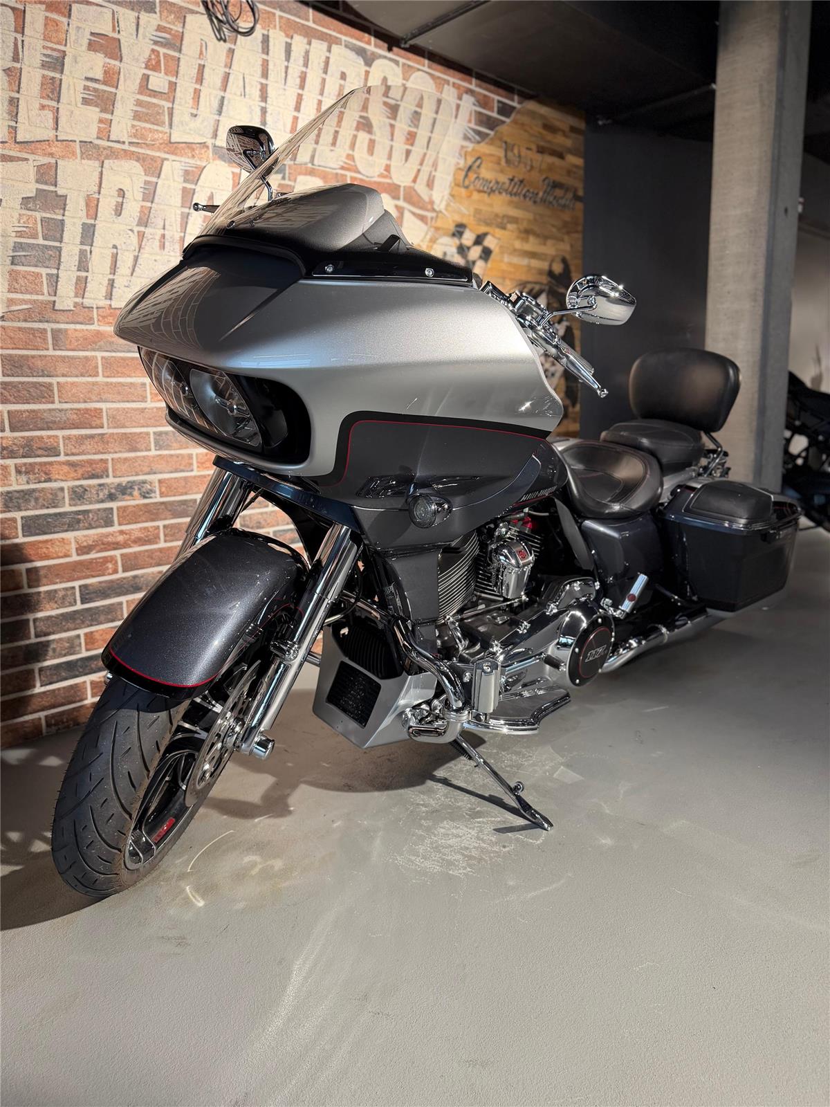 2019 harley-davidson FLTRXSE Road Glide Special 117 CVO