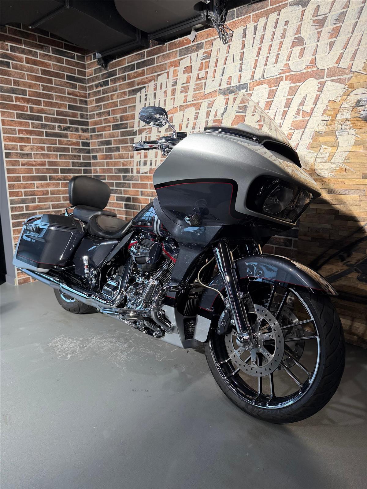 2019 harley-davidson FLTRXSE Road Glide Special 117 CVO
