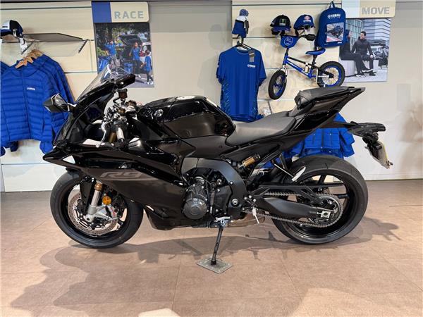 2026 YAMAHA YZF R9
