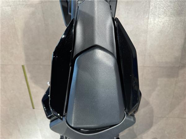 2026 YAMAHA YZF R9