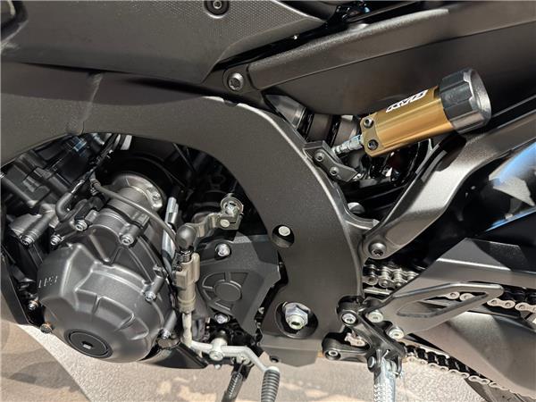 2026 YAMAHA YZF R9