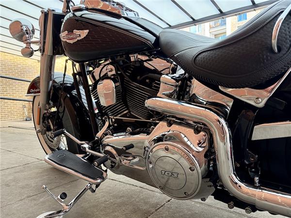 2012 HARLEY-DAVIDSON SOFTAIL FLSTN DELUXE