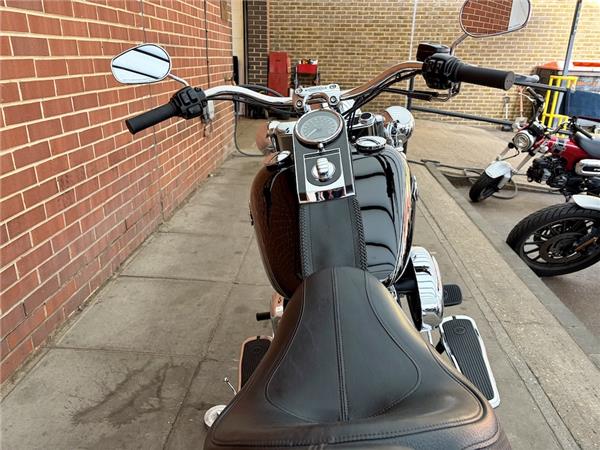 2012 HARLEY-DAVIDSON SOFTAIL FLSTN DELUXE