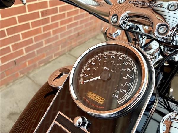 2012 HARLEY-DAVIDSON SOFTAIL FLSTN DELUXE
