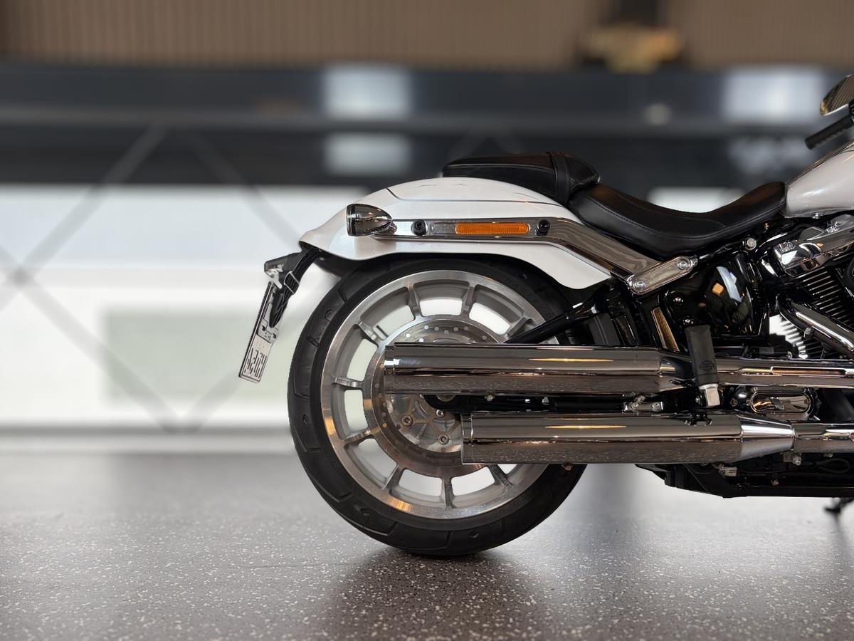 FLFB Softail Fat Boy 117  | SISSY BAR | 6.864 KM