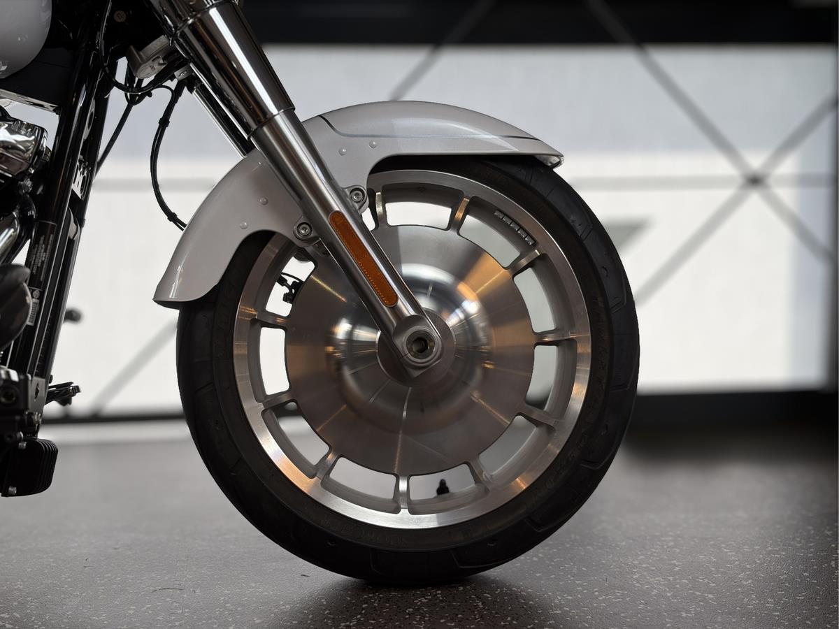 FLFB Softail Fat Boy 117  | SISSY BAR | 6.864 KM
