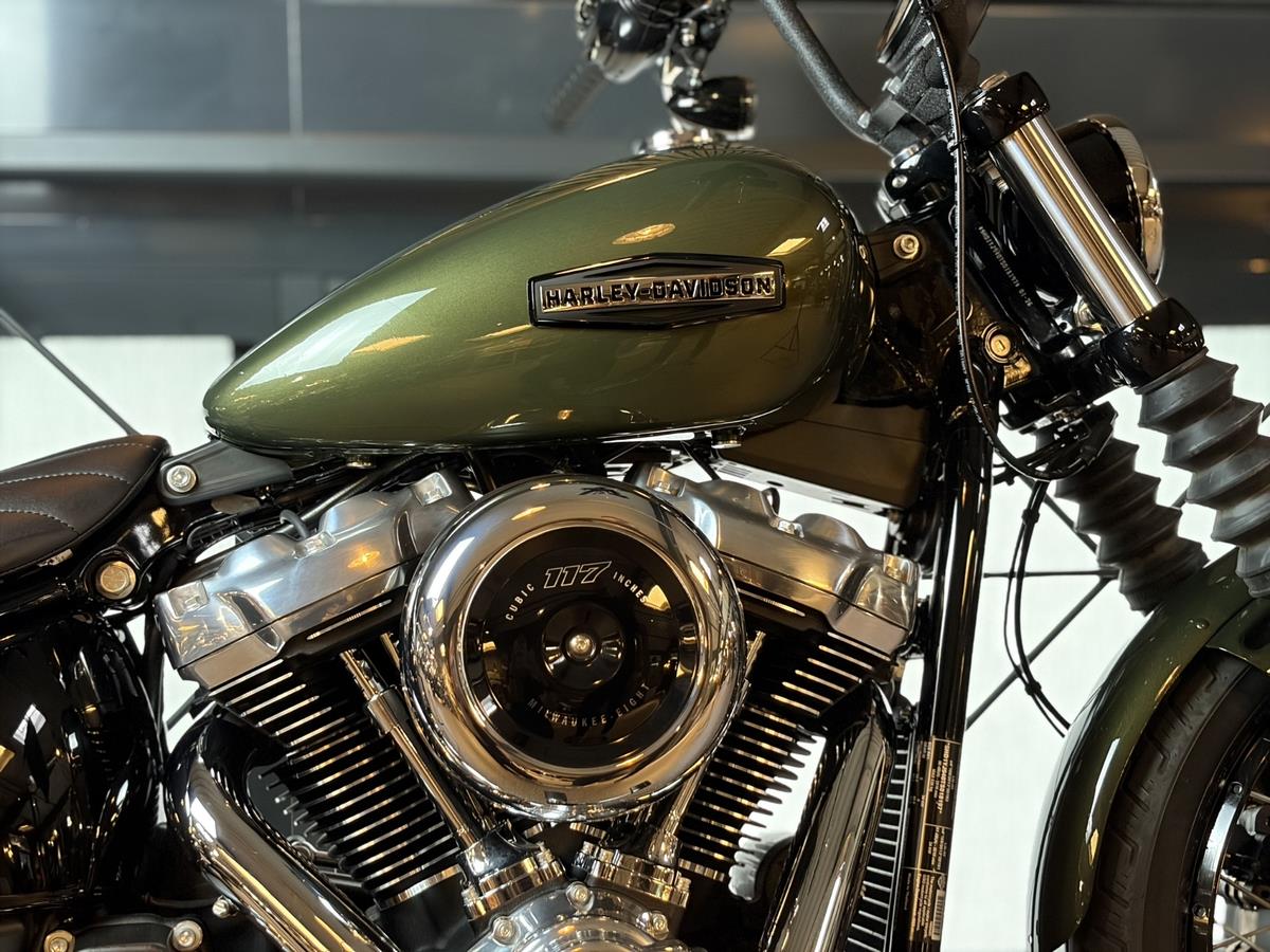 FXBB Street Bob 117 